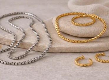 Box and Chain: Stylish Jewelry Essentials Explained